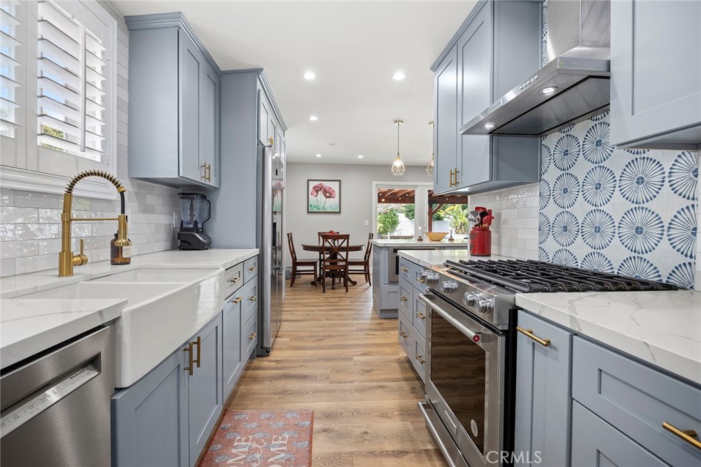 1400 W Wilshire Avenue