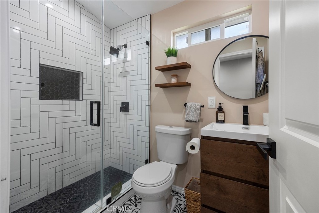 1400 W Wilshire Avenue