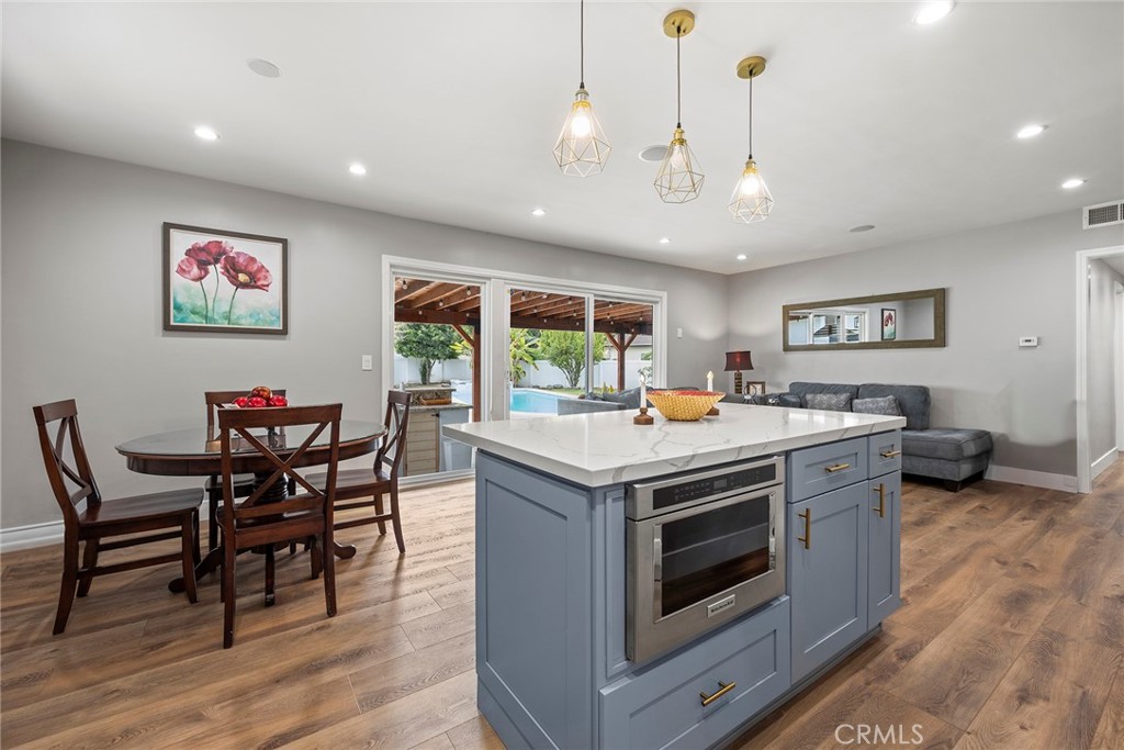 1400 W Wilshire Avenue