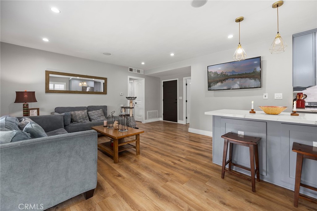 1400 W Wilshire Avenue