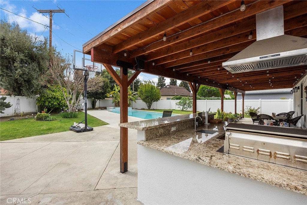 1400 W Wilshire Avenue