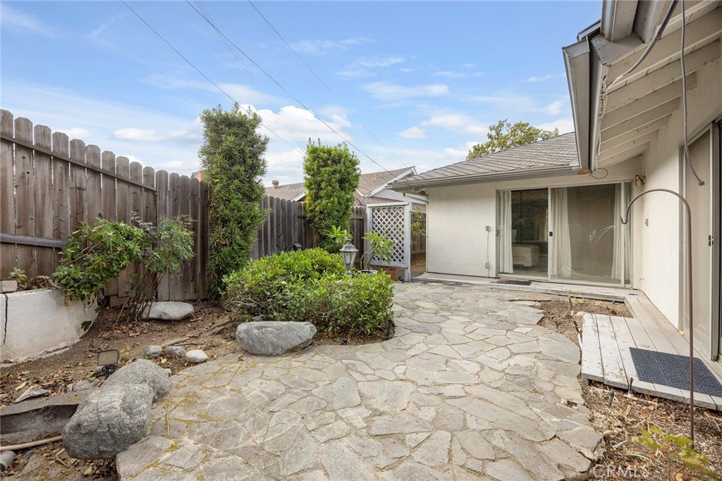 240 W Wedgewood