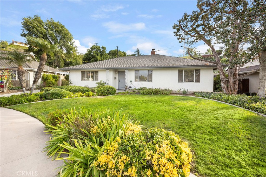240 W Wedgewood