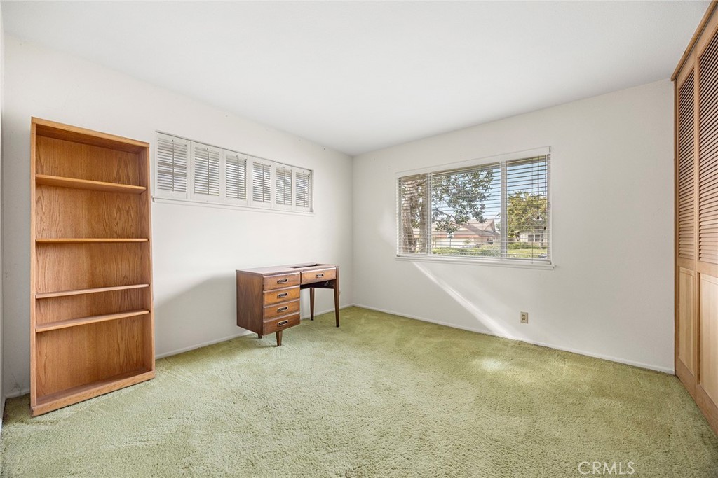 240 W Wedgewood