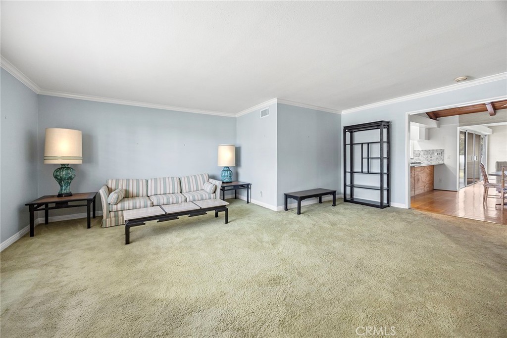 240 W Wedgewood