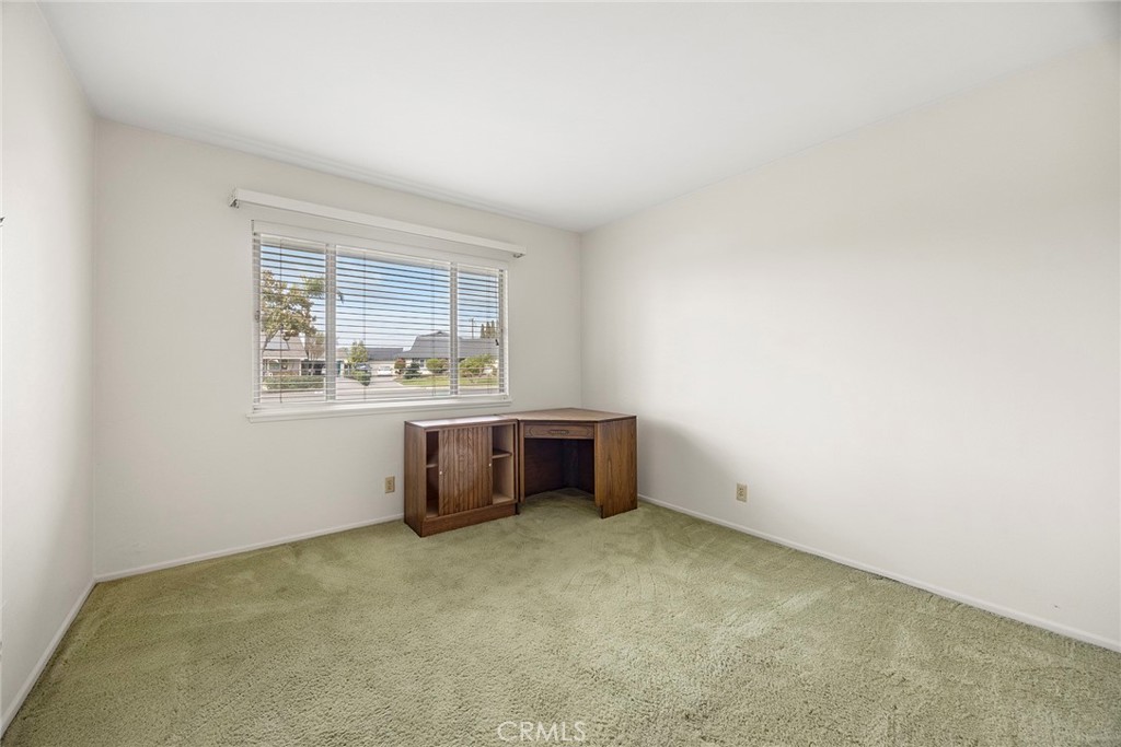 240 W Wedgewood