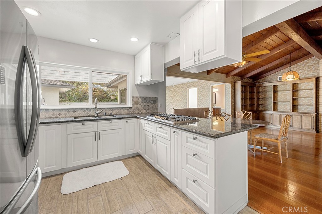 240 W Wedgewood