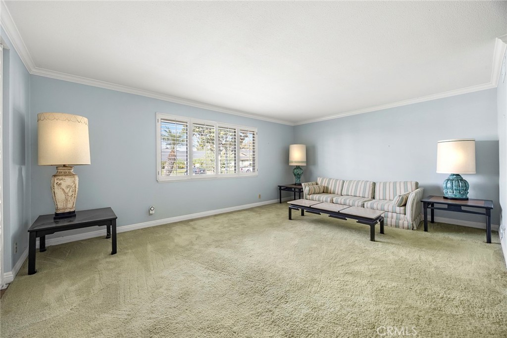 240 W Wedgewood