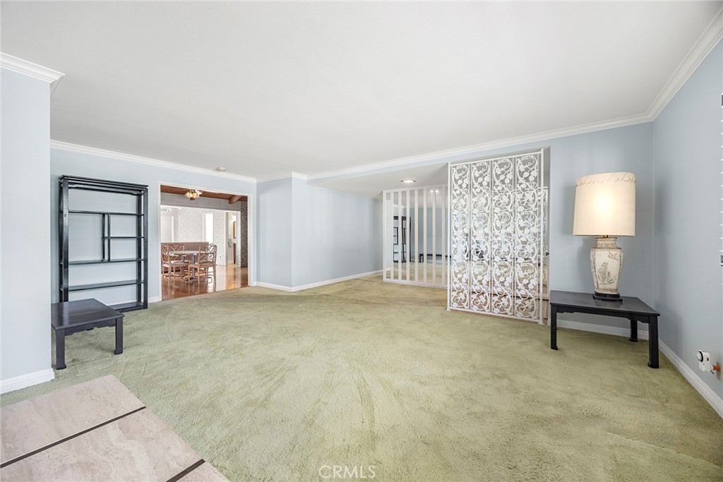 240 W Wedgewood