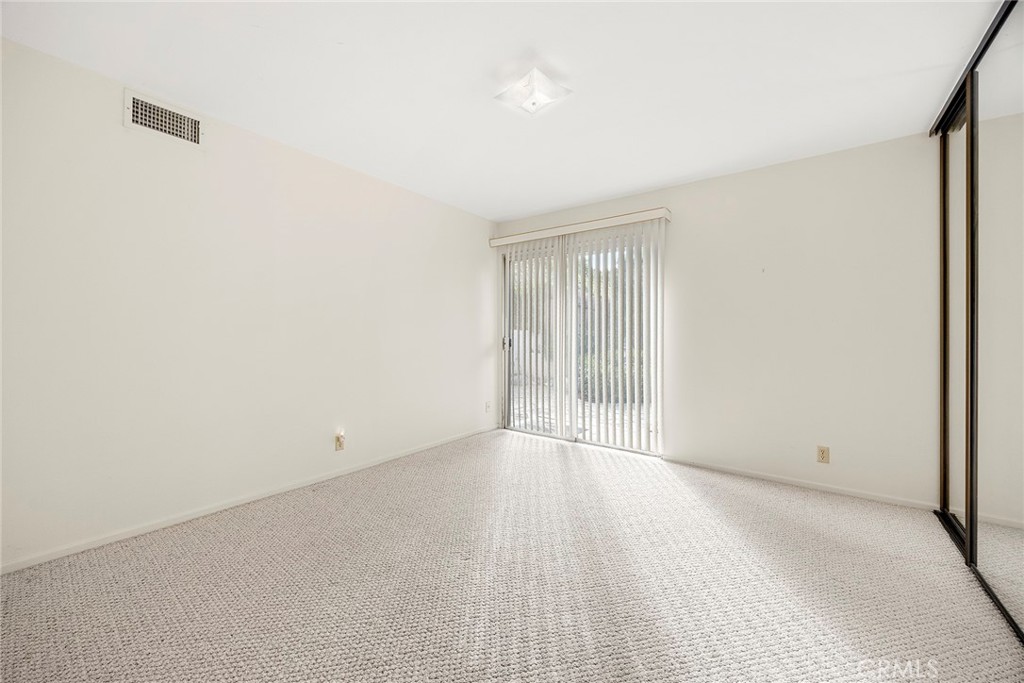 240 W Wedgewood