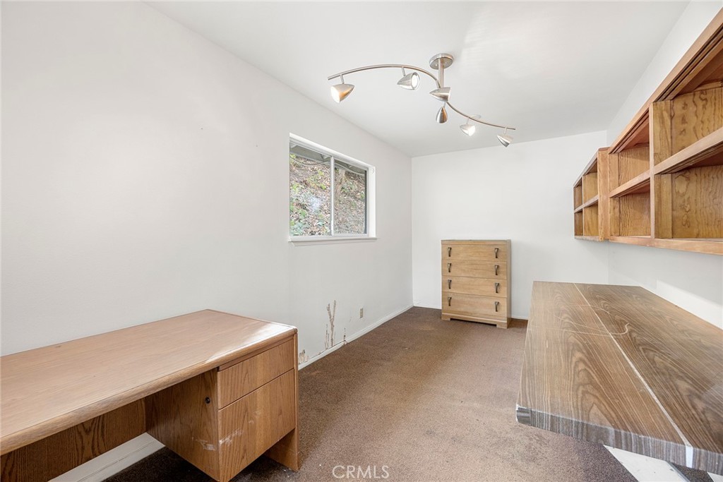 240 W Wedgewood