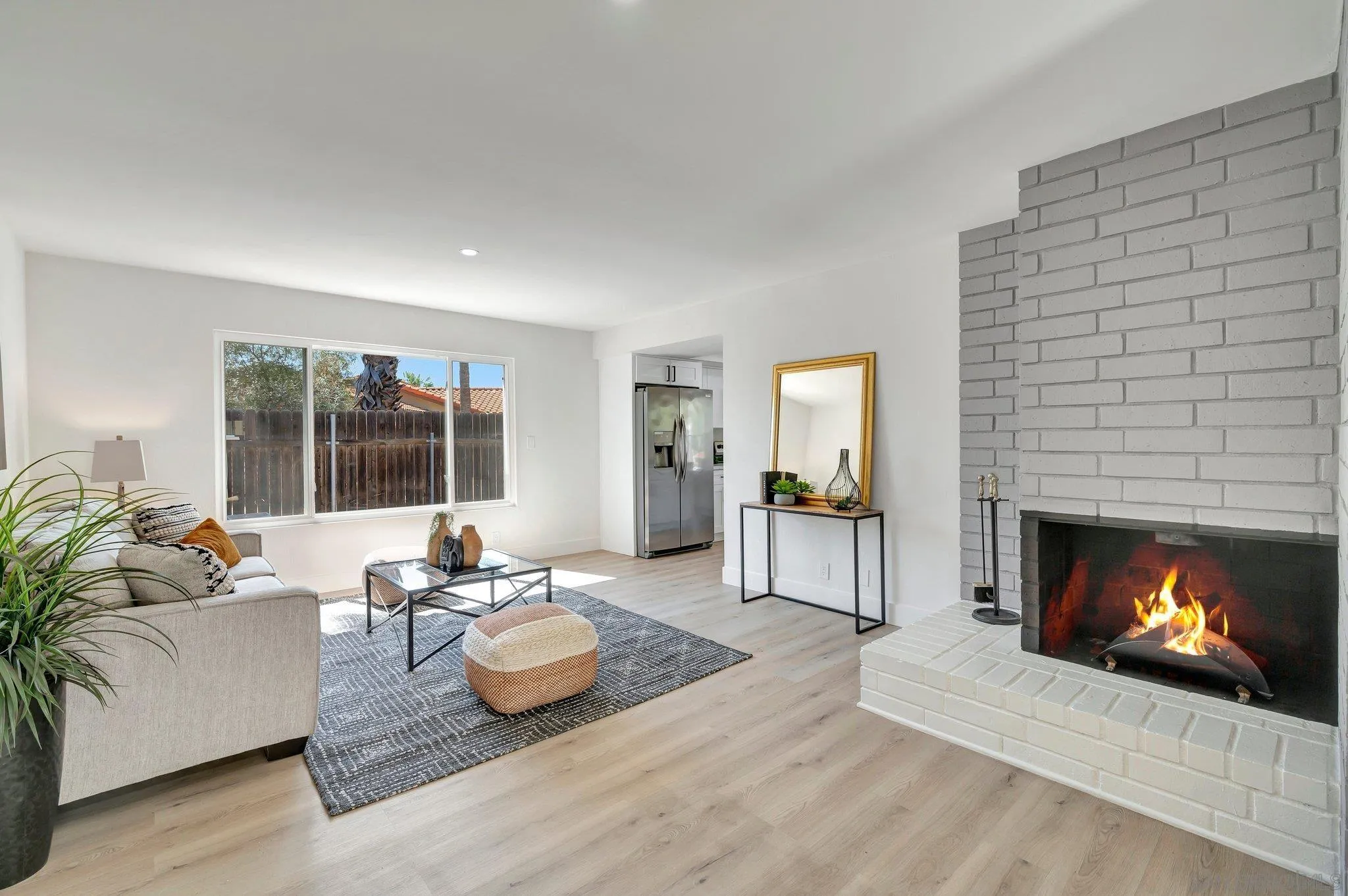 24936 Via Lopez Ct