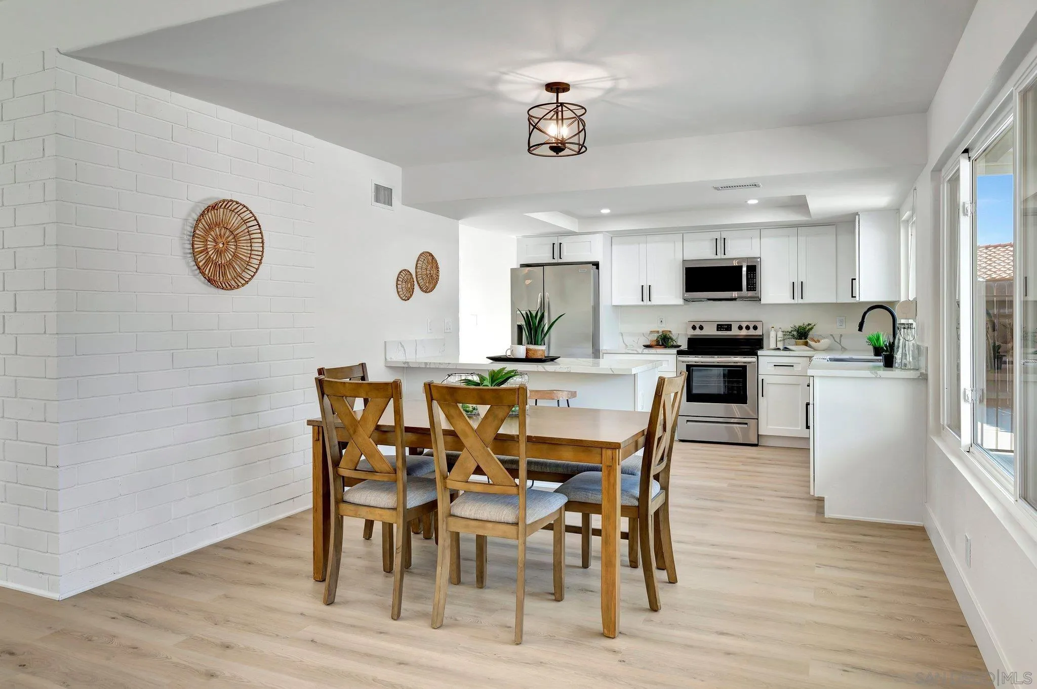 24936 Via Lopez Ct