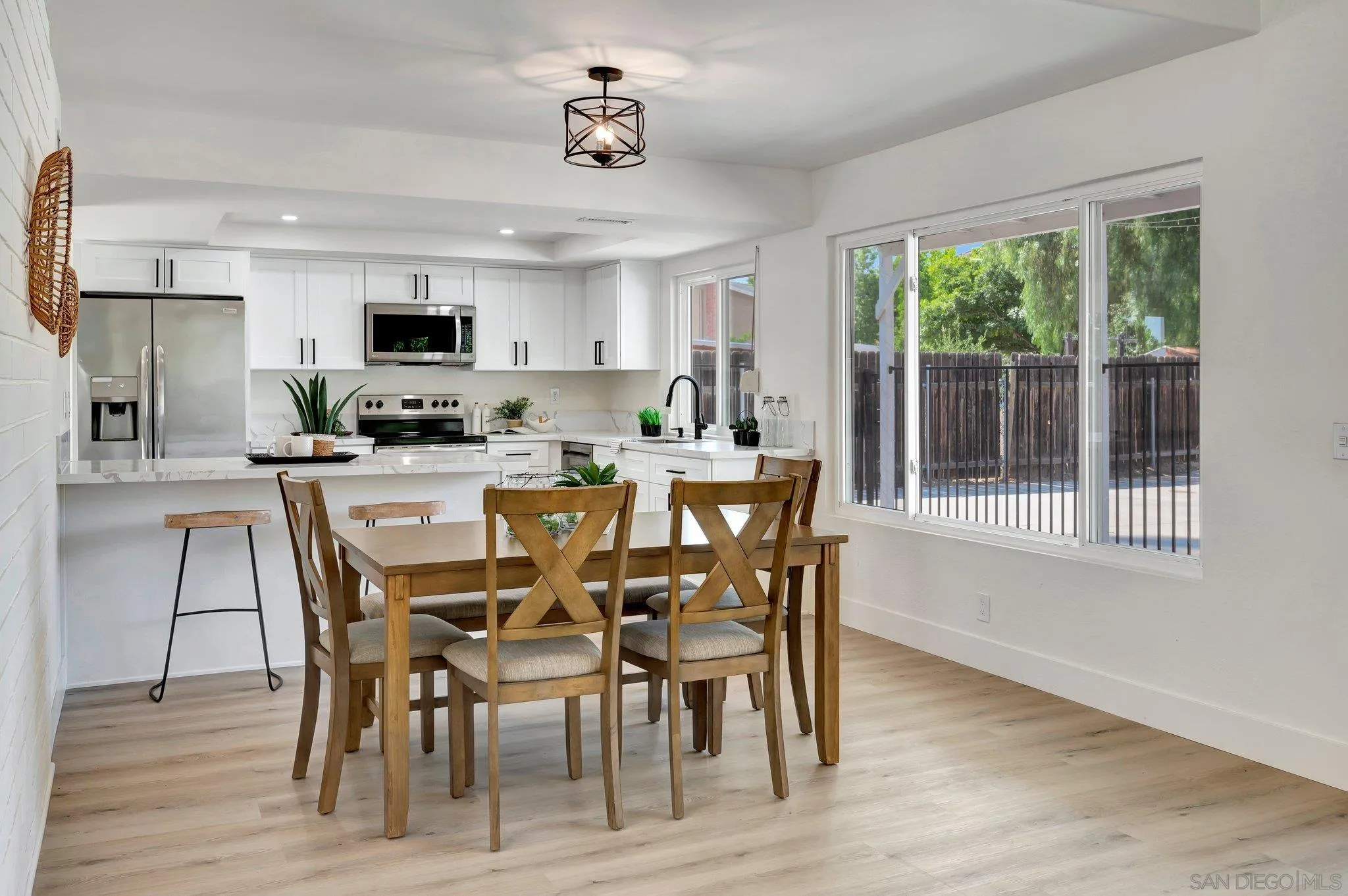 24936 Via Lopez Ct