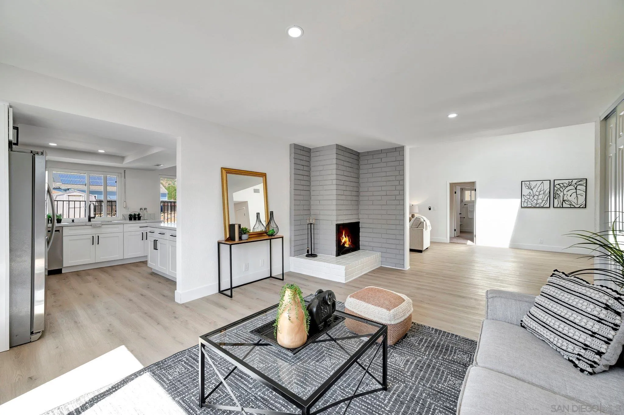 24936 Via Lopez Ct
