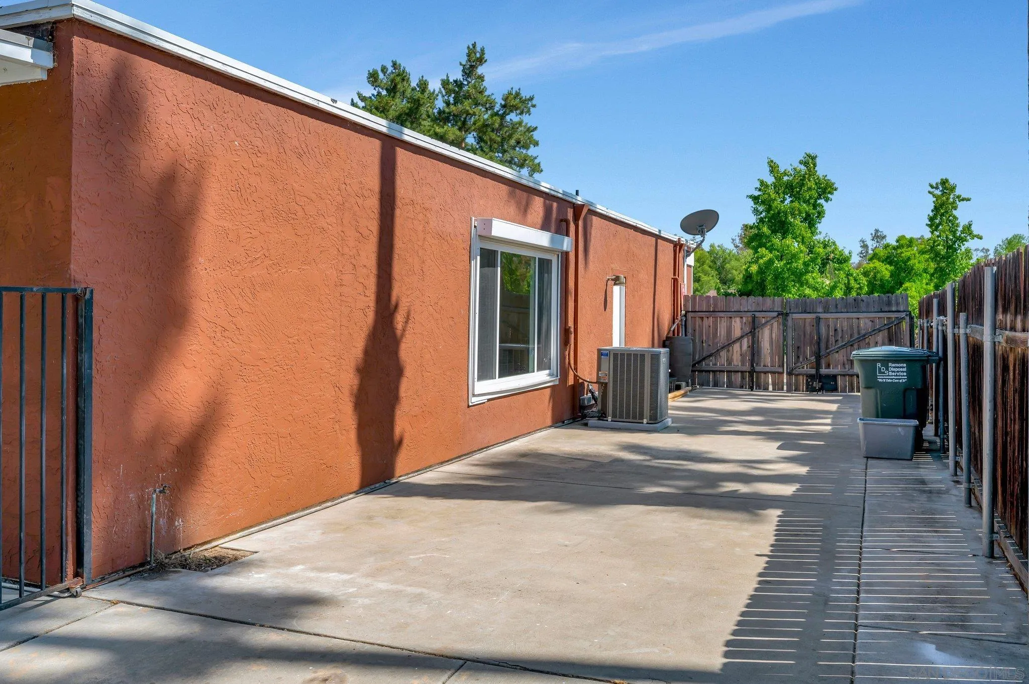 24936 Via Lopez Ct