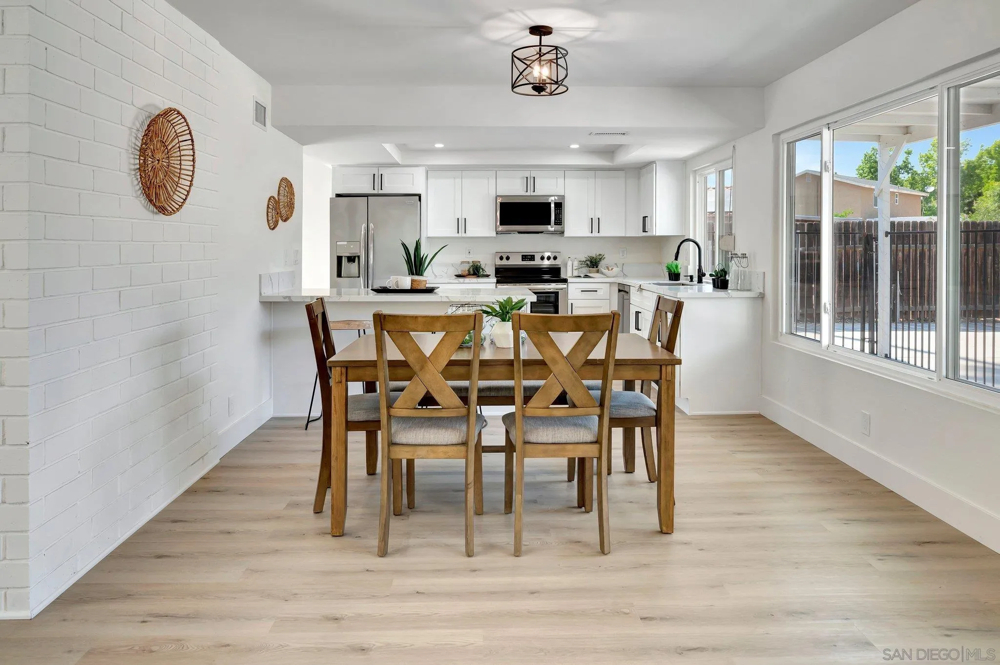 24936 Via Lopez Ct
