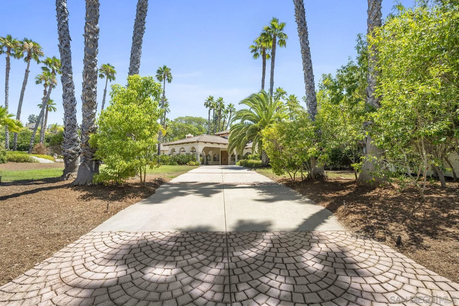 17601 Valle Verde