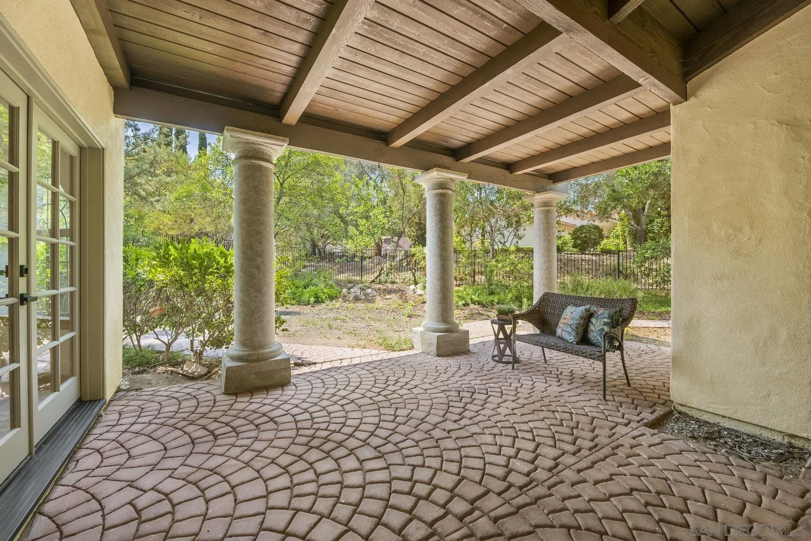17601 Valle Verde