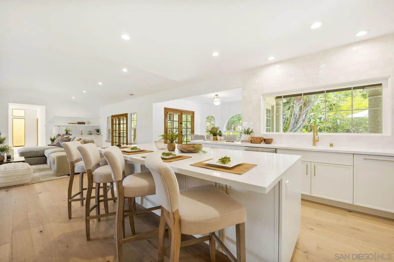 17601 Valle Verde