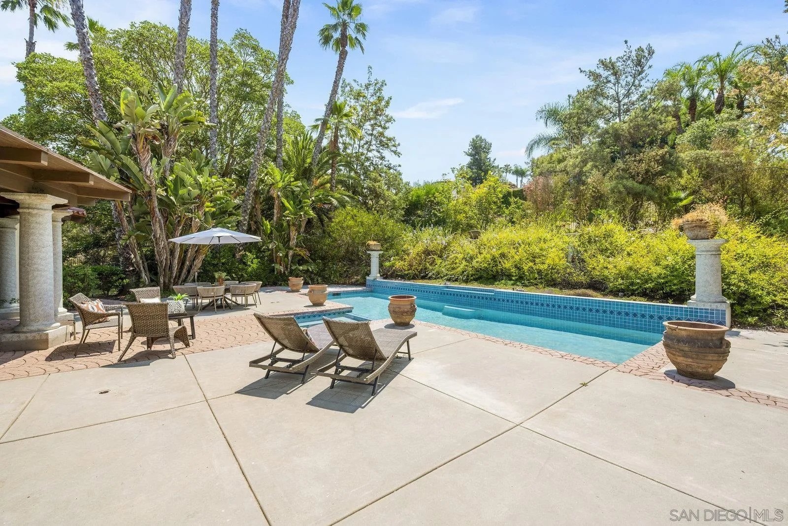 17601 Valle Verde