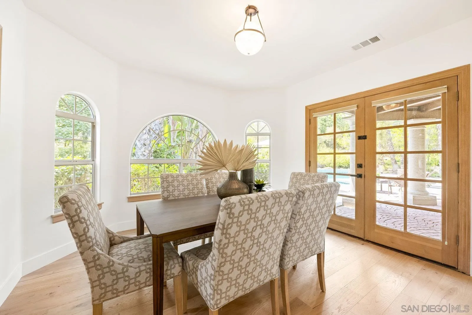 17601 Valle Verde