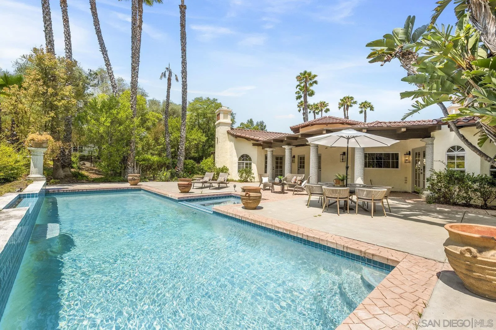 17601 Valle Verde