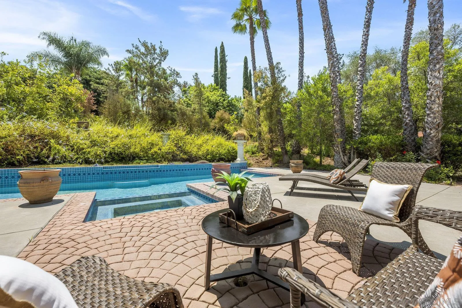 17601 Valle Verde