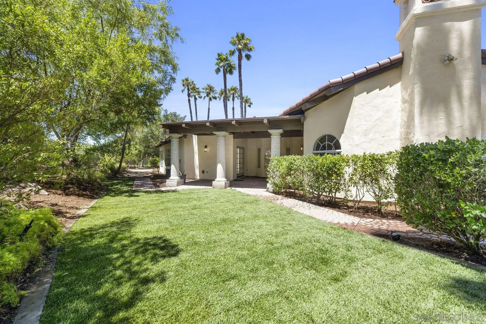 17601 Valle Verde