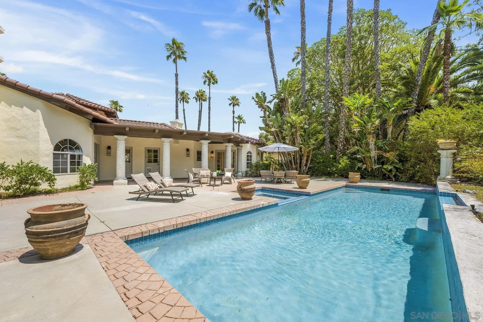 17601 Valle Verde