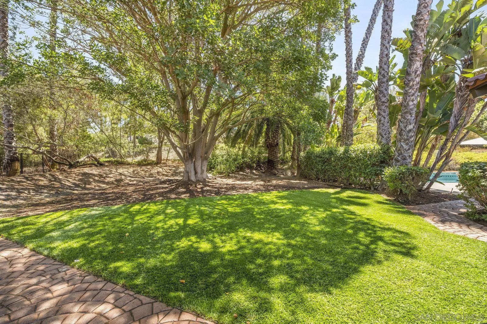 17601 Valle Verde