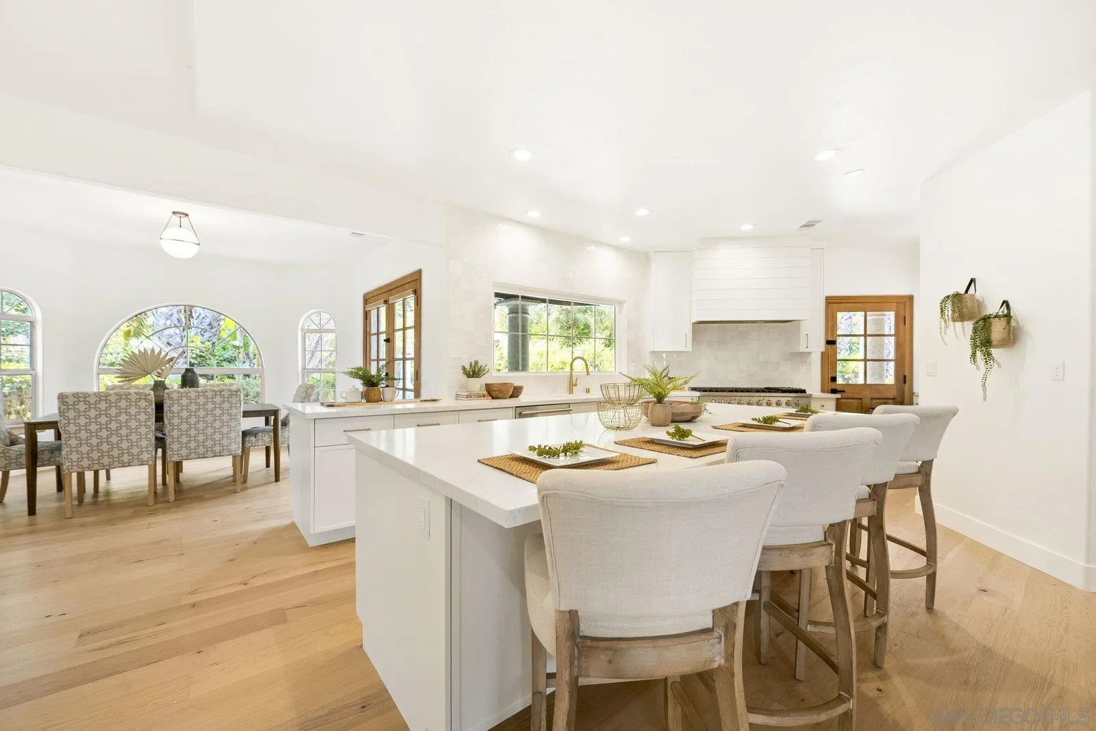 17601 Valle Verde