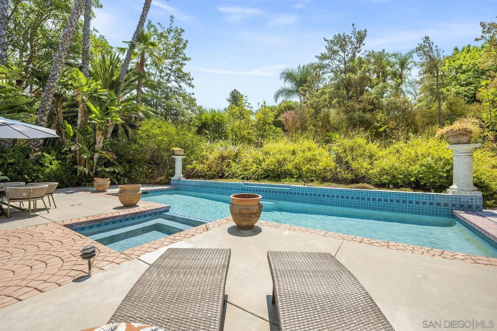 17601 Valle Verde