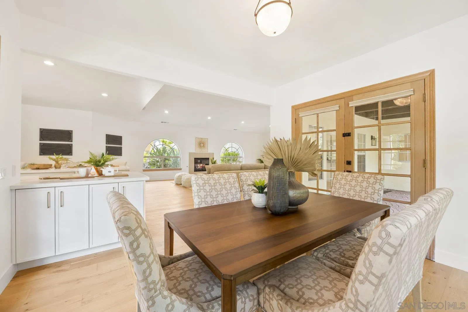 17601 Valle Verde