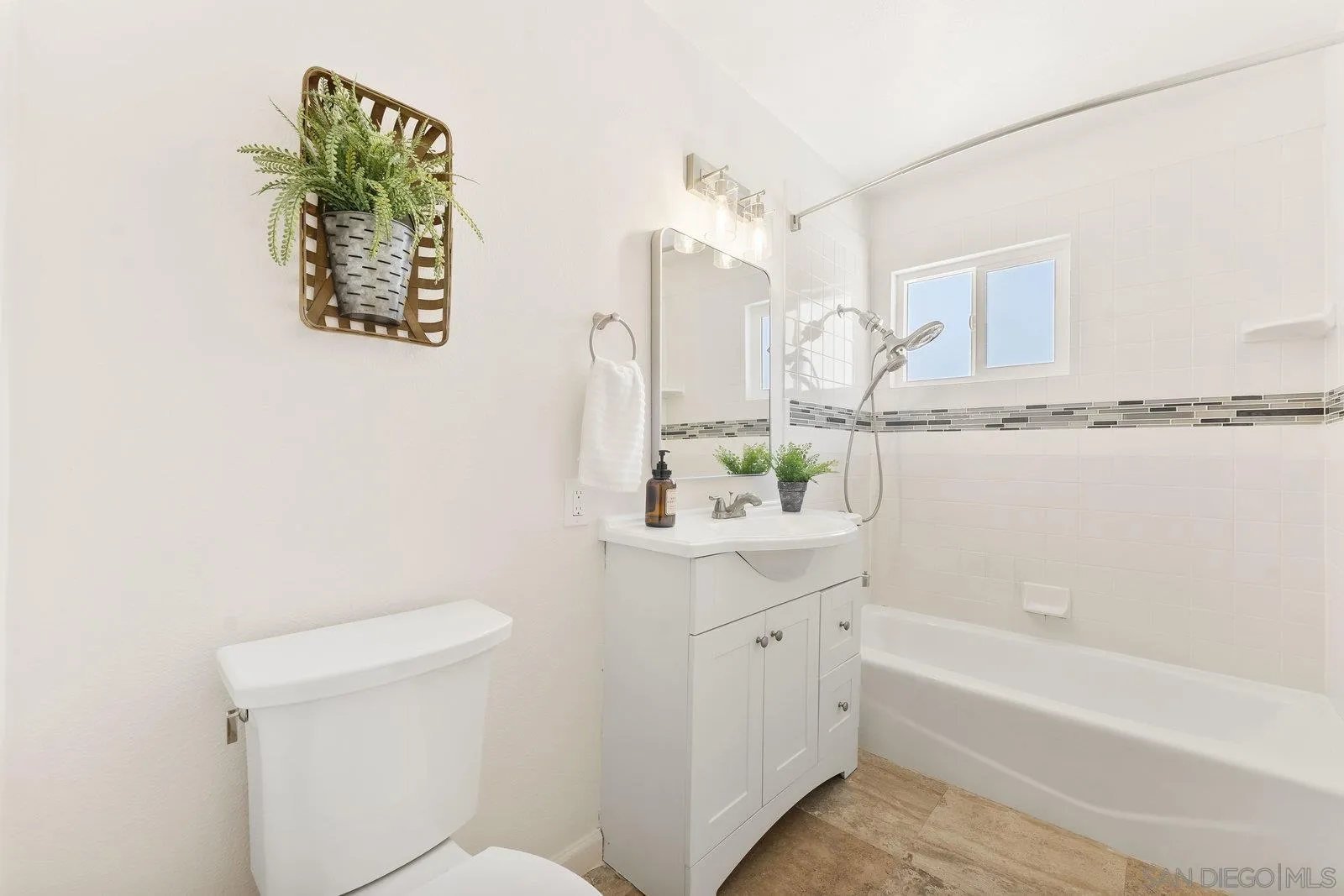 4527 Chinook Court