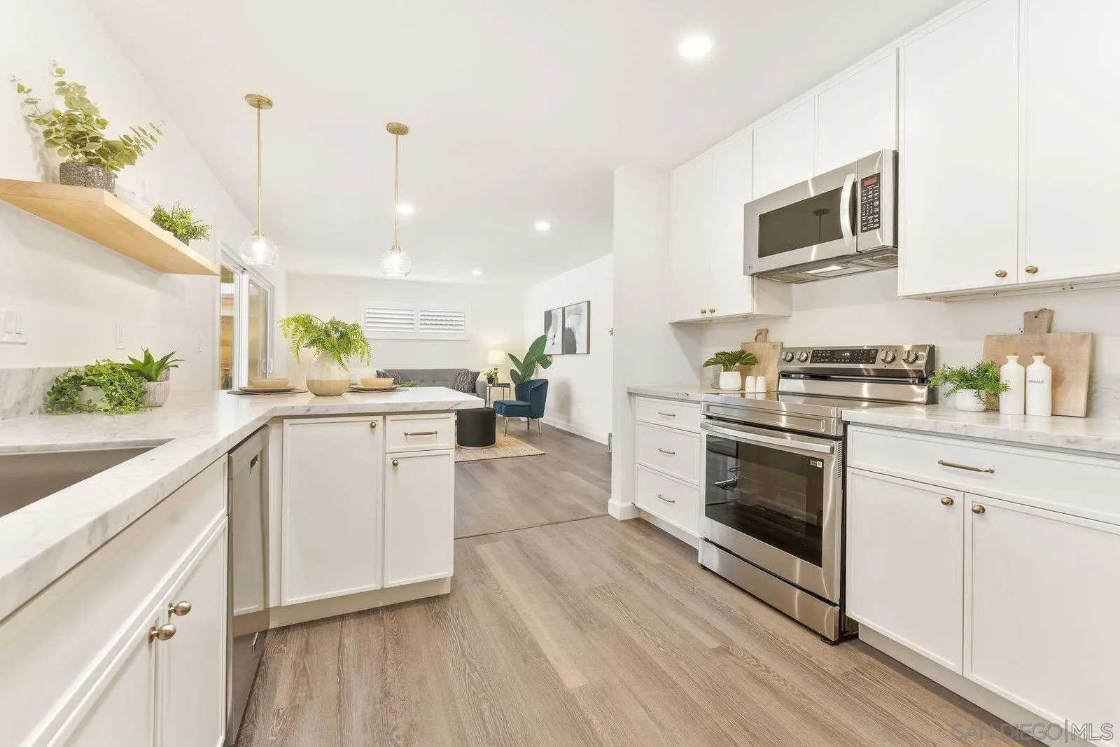 4527 Chinook Court