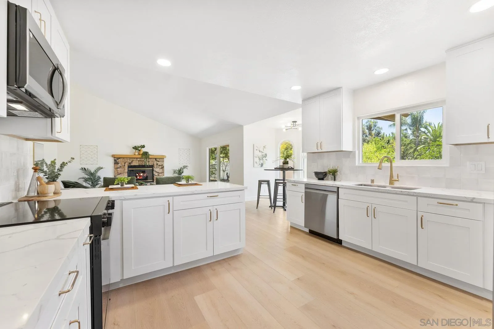 3195 Calle De Oro