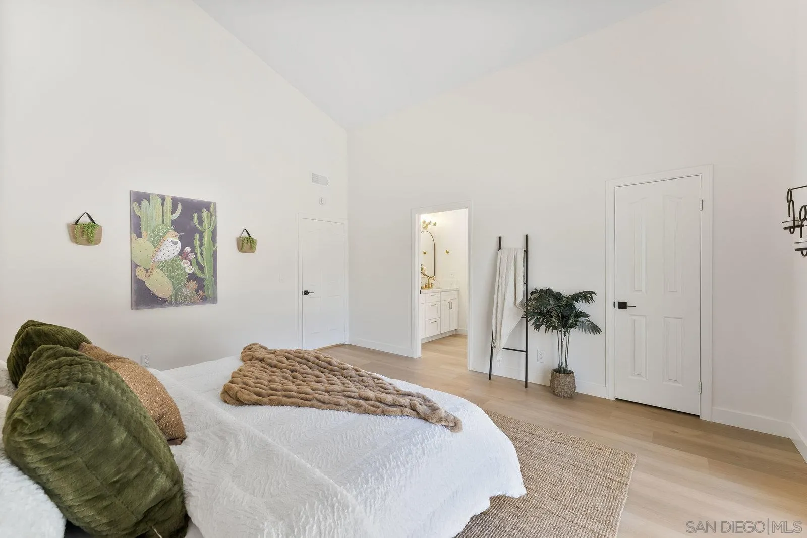3195 Calle De Oro