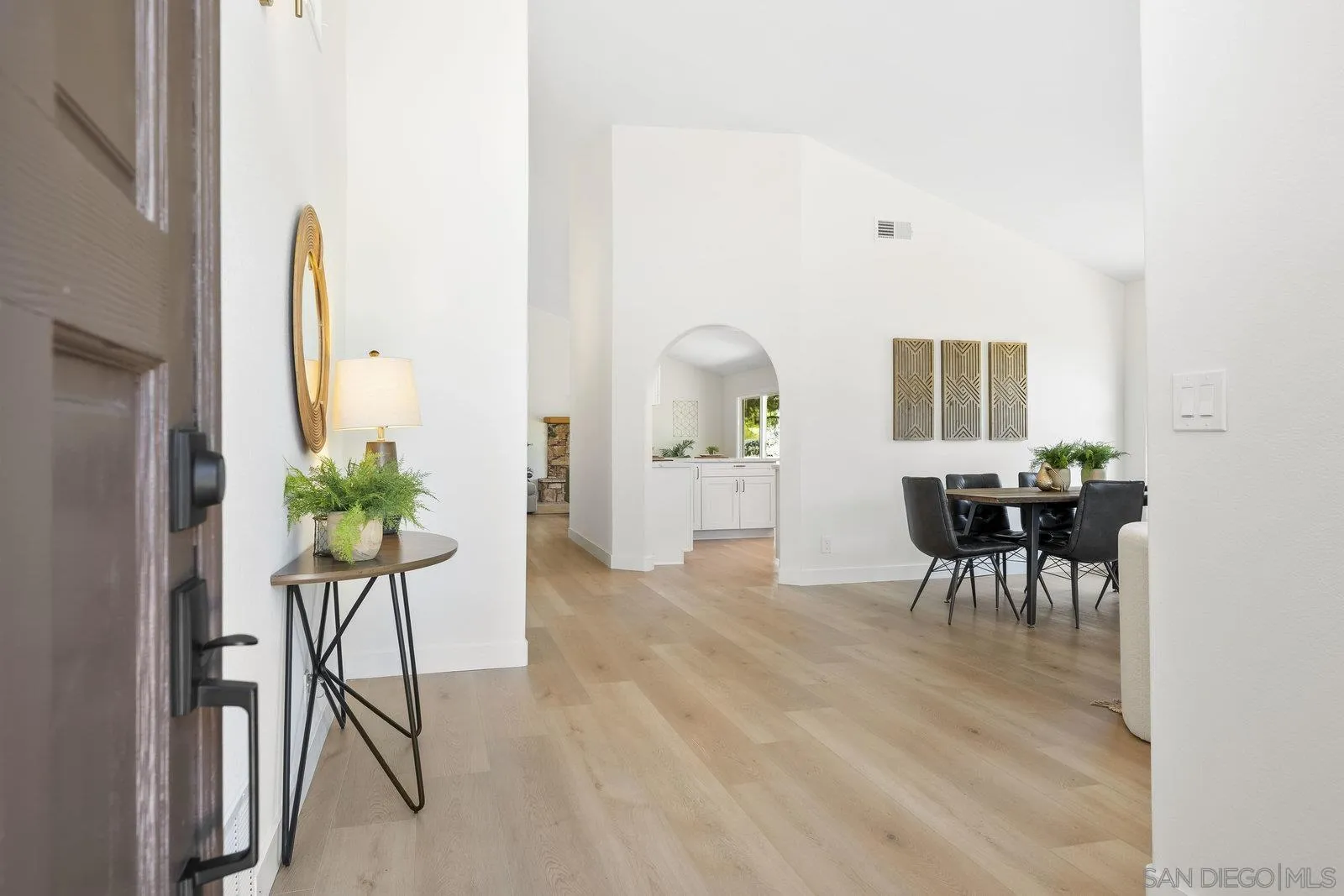 3195 Calle De Oro