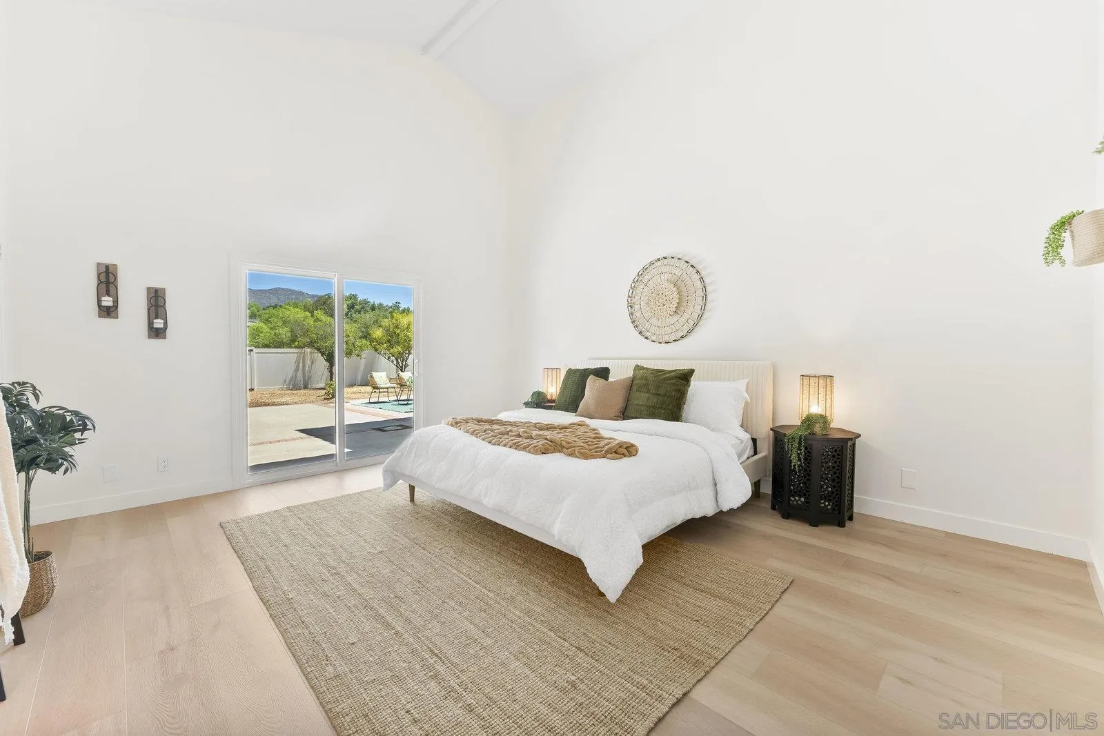 3195 Calle De Oro