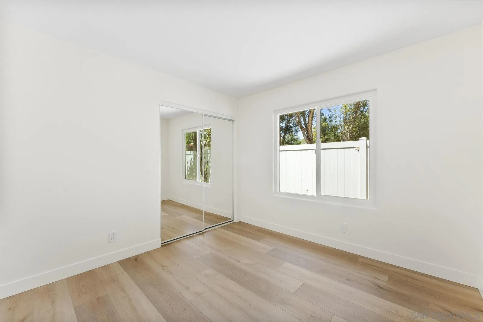 3195 Calle De Oro