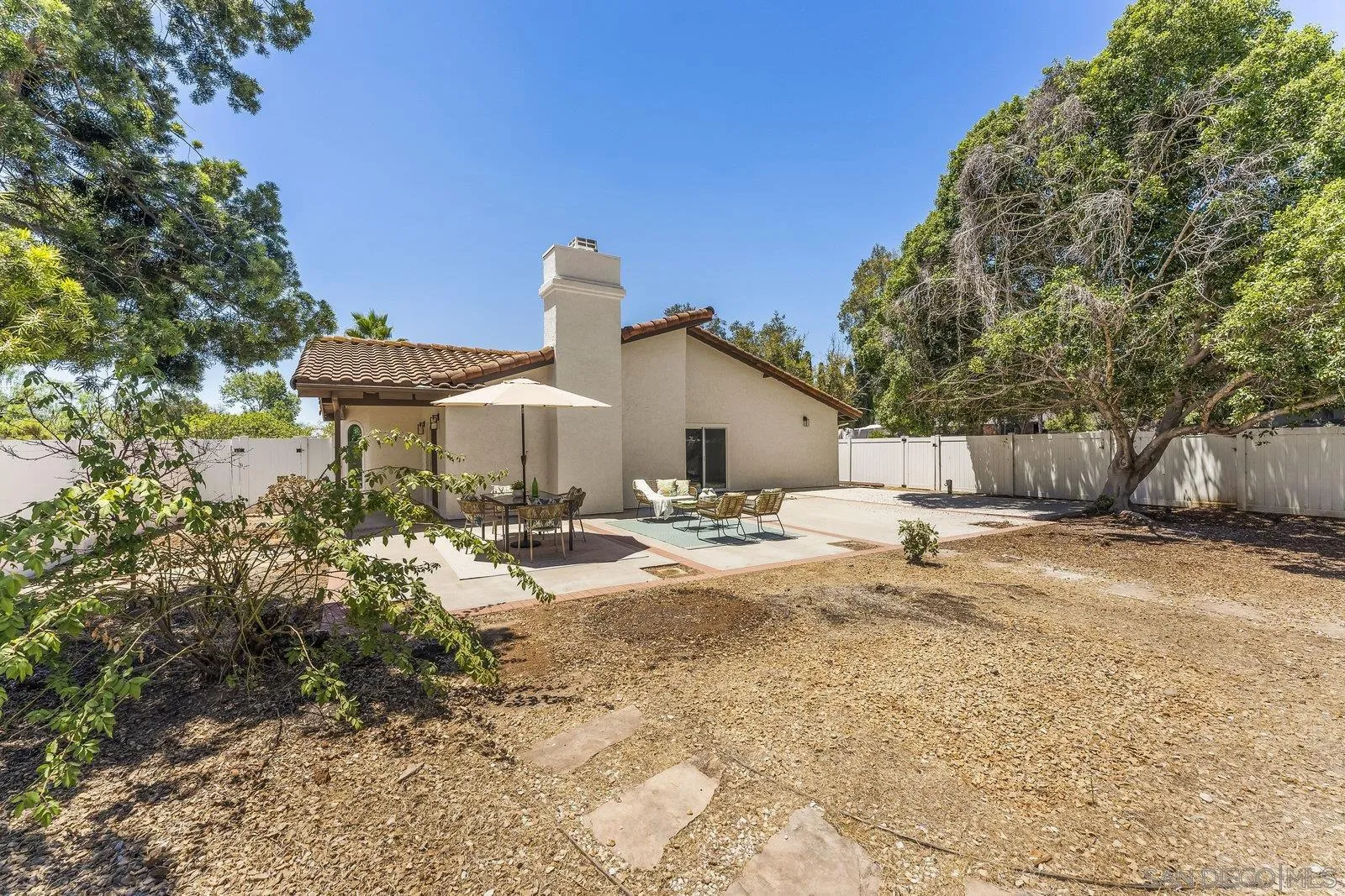3195 Calle De Oro