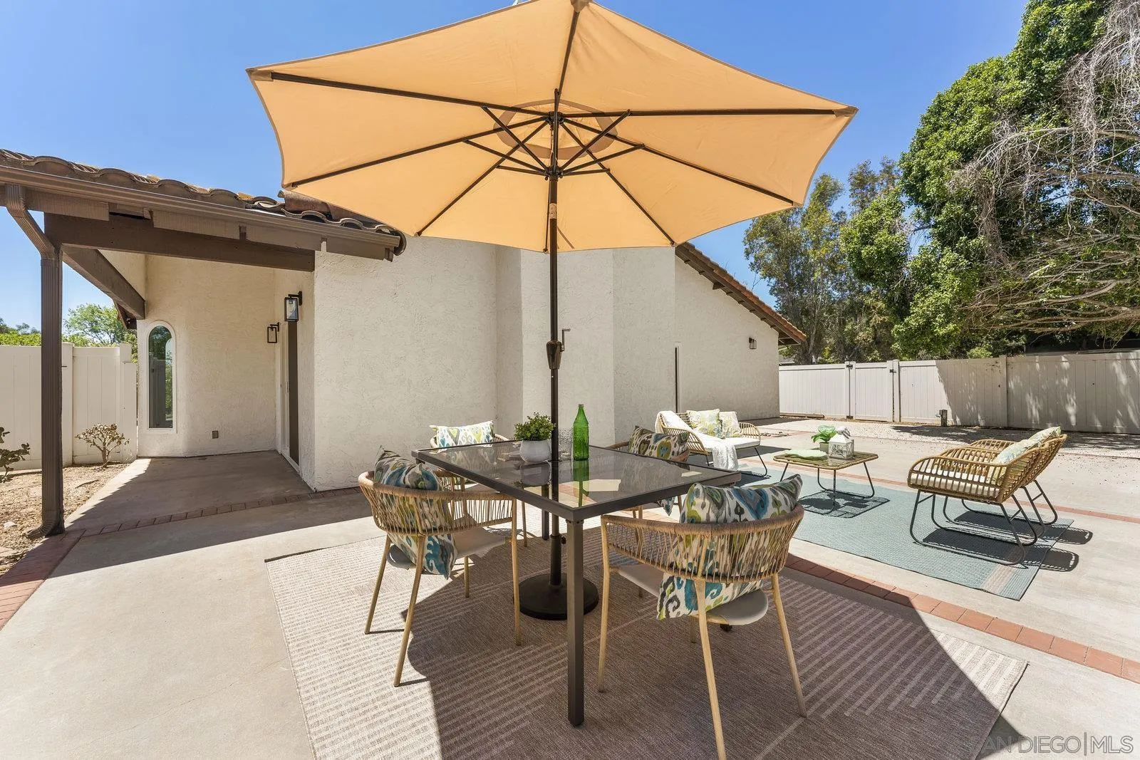 3195 Calle De Oro