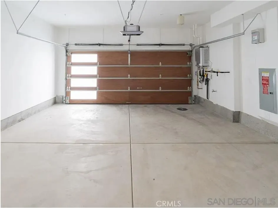1531 W Bushell