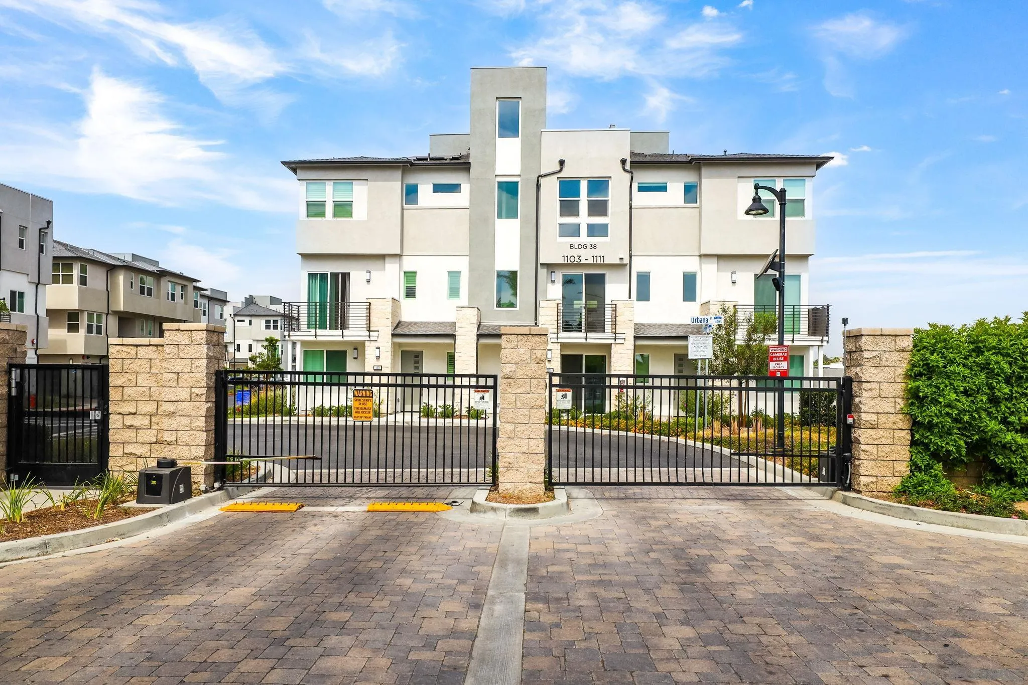 1531 W Bushell
