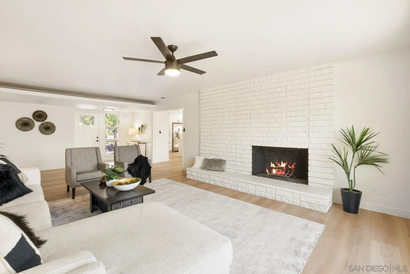 9484-86 La Cuesta Dr