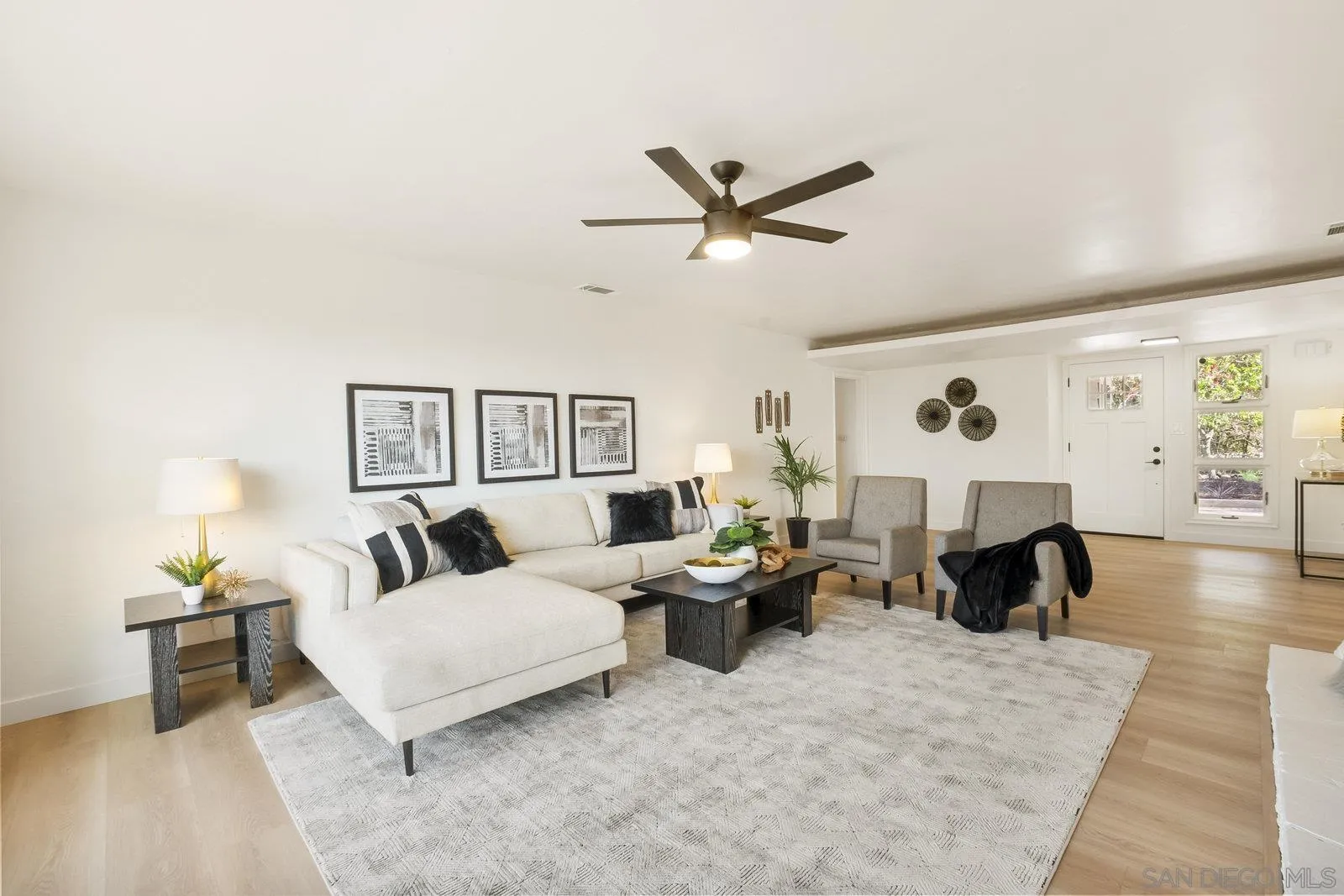 9484-86 La Cuesta Dr