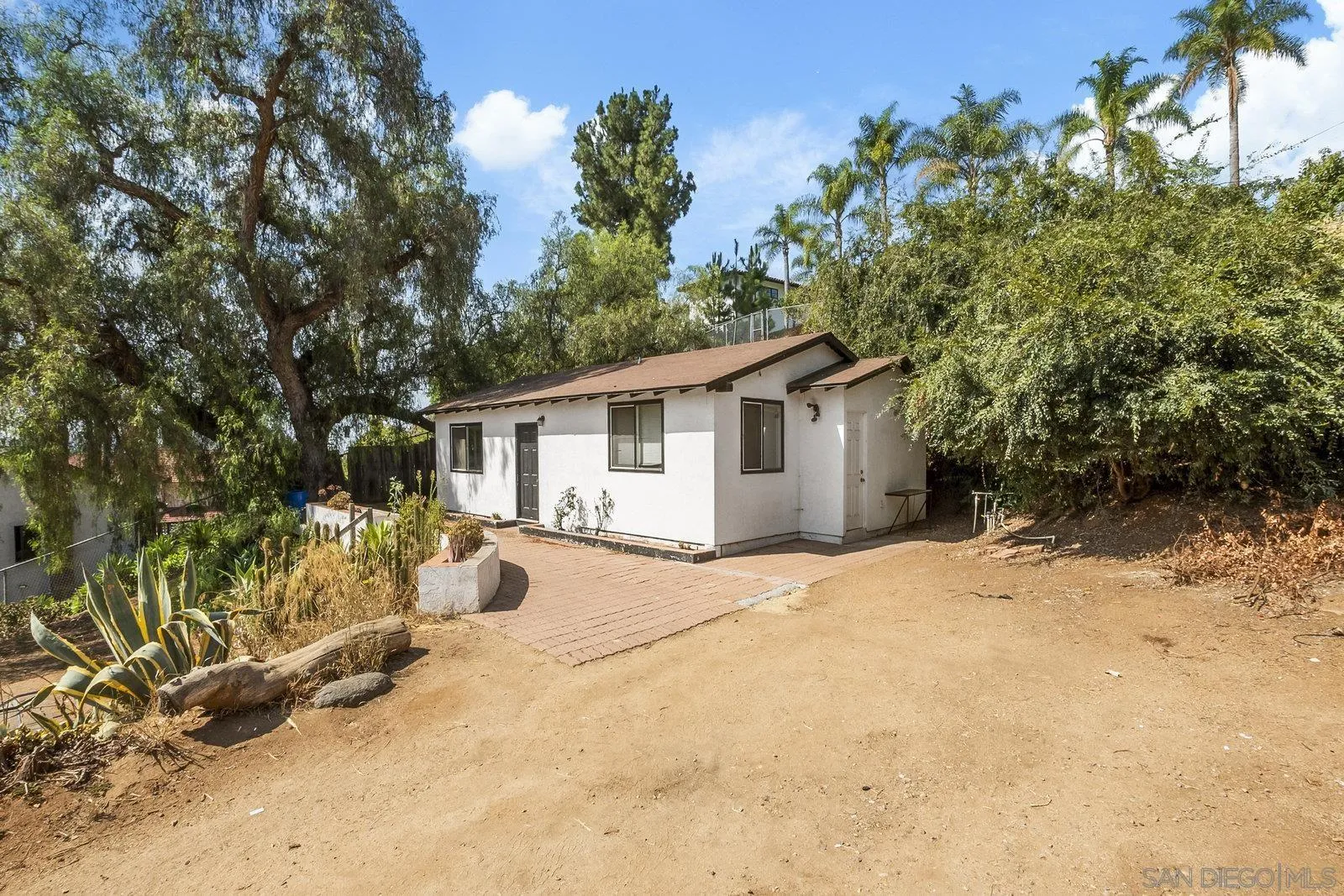 9484-86 La Cuesta Dr