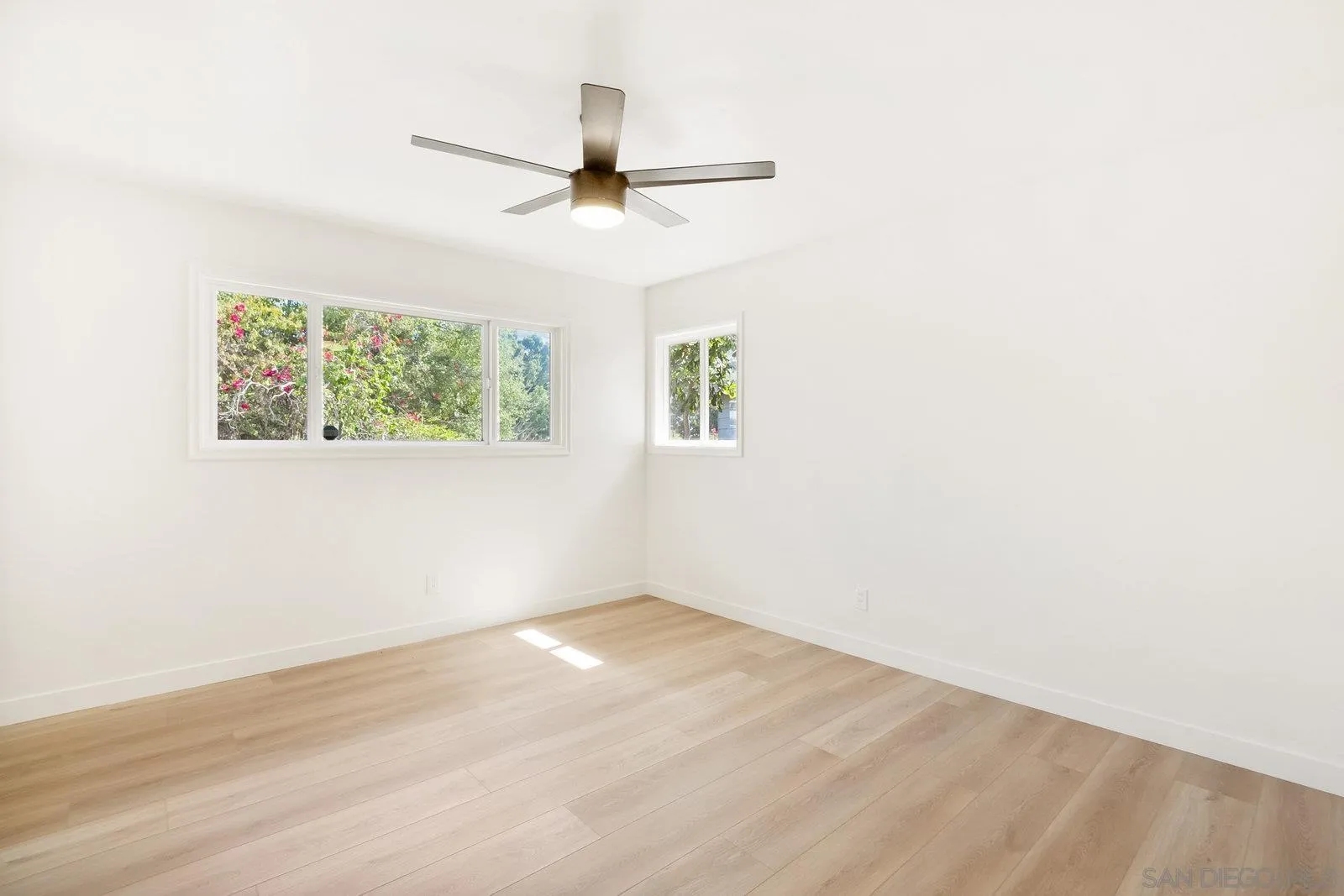 9484-86 La Cuesta Dr