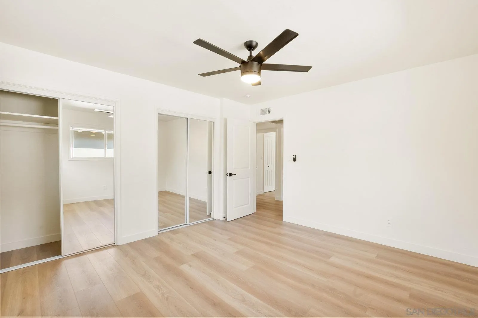 9484-86 La Cuesta Dr